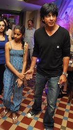 Shahrukh Khan with daughter Suhana at Pizza Metro Pizza .jpg